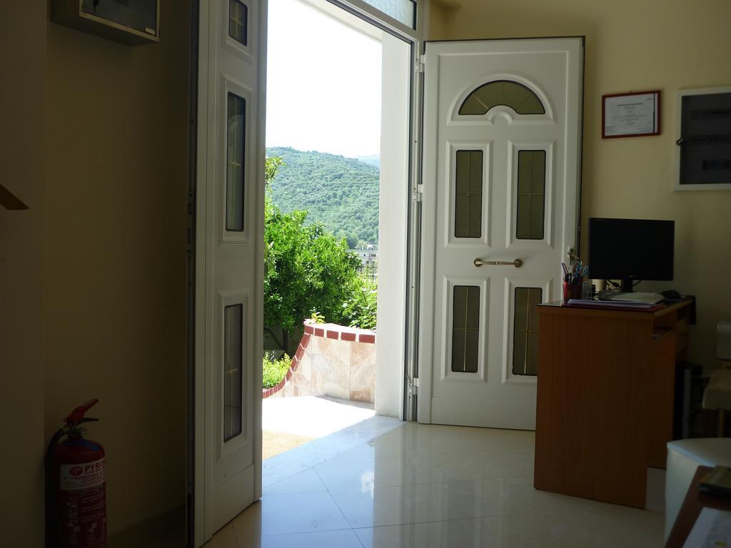 巴希尔别墅公寓 Vlorë 外观 照片